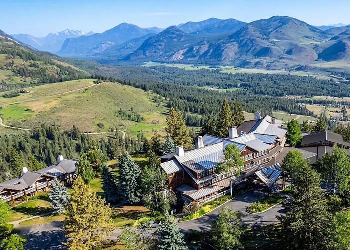 Sun Mountain Lodge