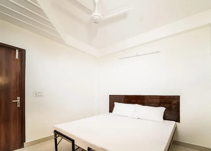 Hotel O Nangloi Railway Station Formerly Chahal Guest House