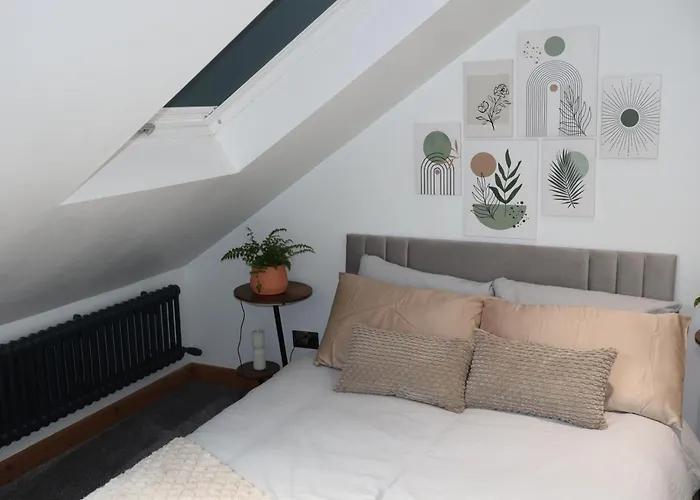 Lush Rooms Bedminster
