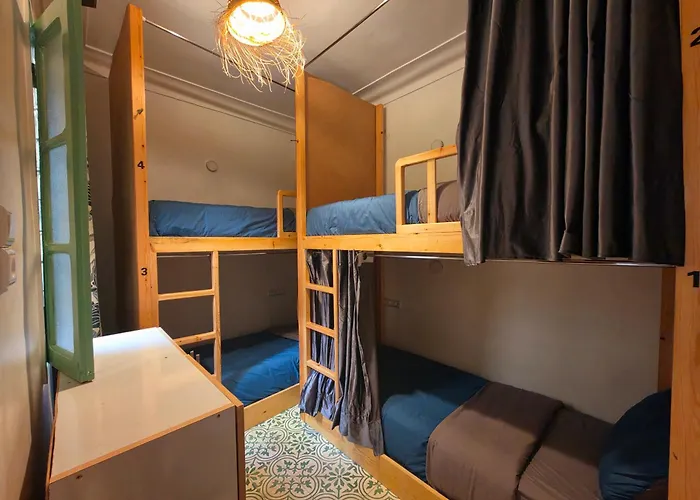 Freedom Yan Hostel