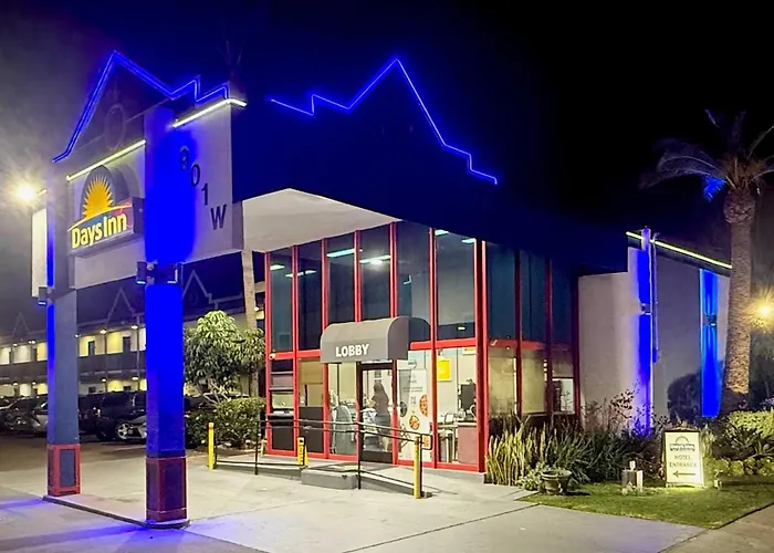 Days Inn By Wyndham Los Angeles Lax Airport Stadium Area