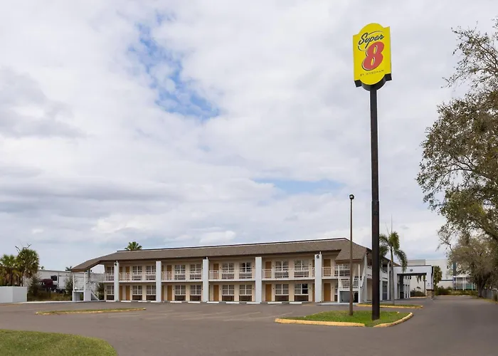 Super 8 By Wyndham Ellenton Bradenton Area