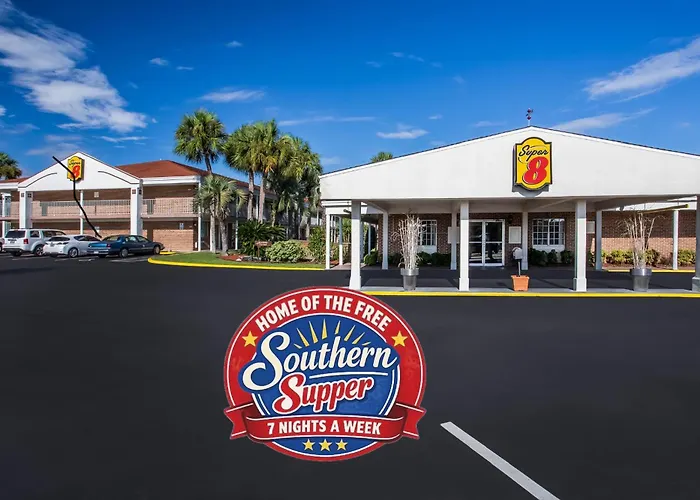 Super 8 By Wyndham Lake City
