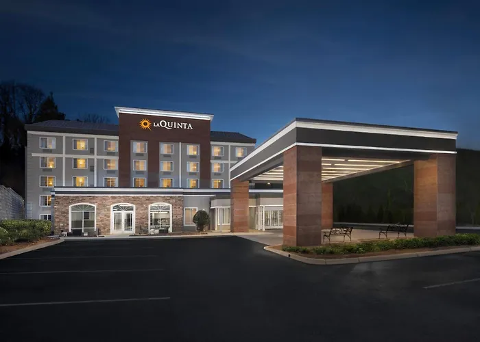 La Quinta Inn & Suites By Wyndham Asheville Downtown