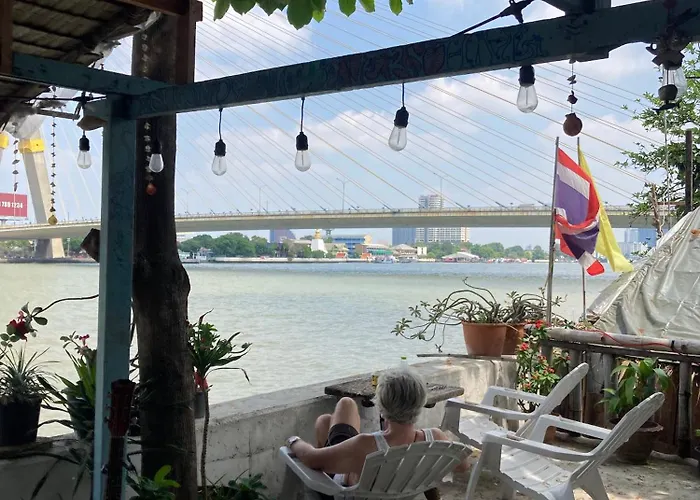 New Phiman Riverview Guesthouse