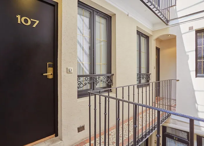 Hotel Eiffel Rive Gauche