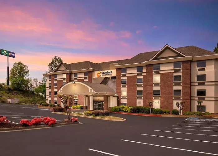 Comfort Inn & Suites Suwanee - Sugarloaf