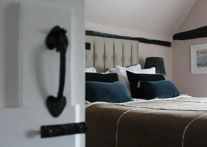 The Nags Head Hotel