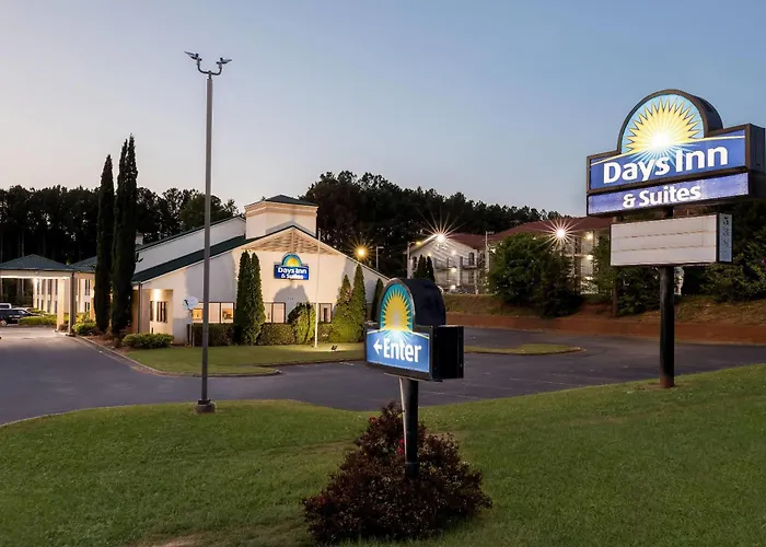 Days Inn & Suites By Wyndham Peachtree Corners Norcross