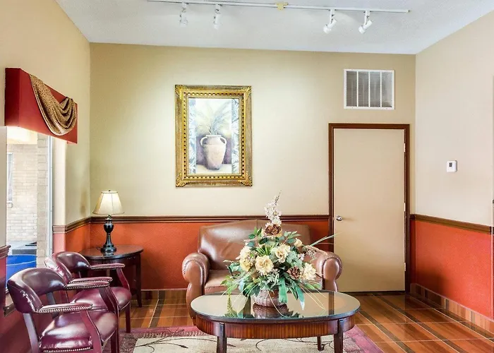 Econo Lodge Inn & Suites Eagle Pass