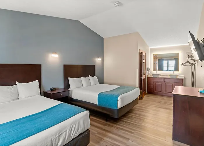 Edgewater Hotel And Suites