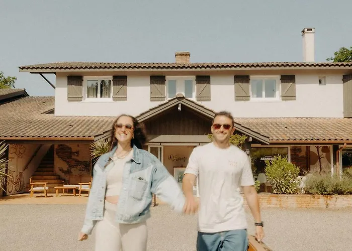 Adishatz Motel