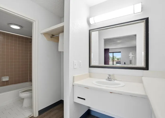 American Inn And Suites - Atlanta Airport Jonesboro I-75