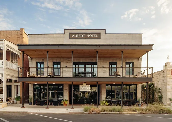 Albert Hotel