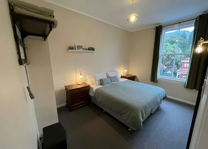 Nourish Reefton & Wilsons Hotel