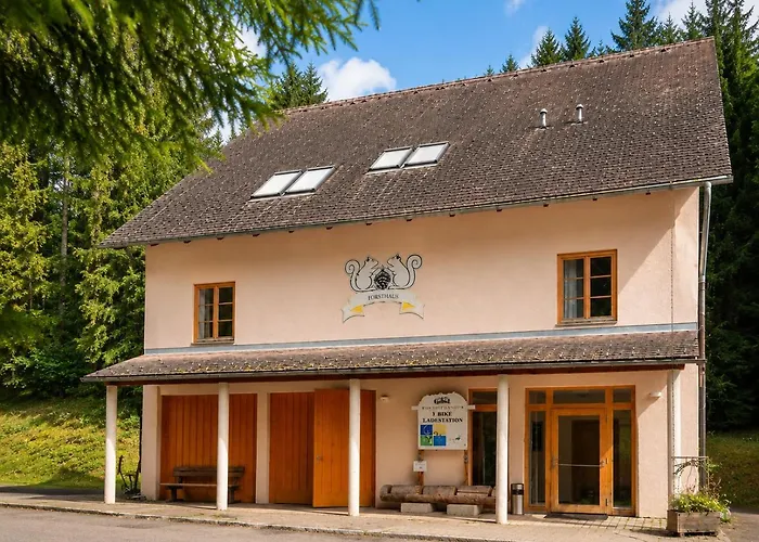 JUFA Hotel Schloss Röthelstein