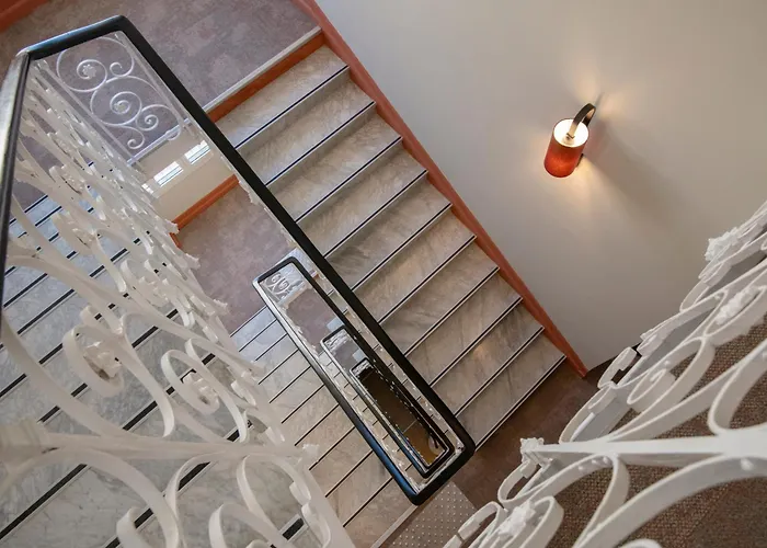 Hotel Du Midi