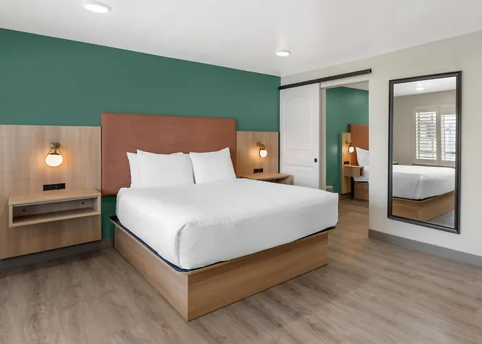 Best Western Plus Clocktower Inn