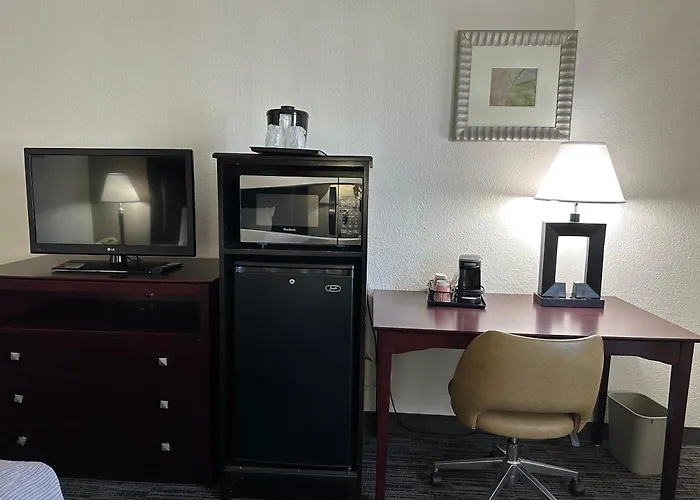 Quality Inn & Suites Everett