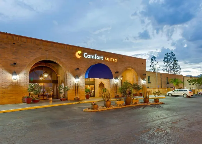 Comfort Suites Near Sabino Canyon