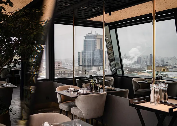 11 Mirrors Design Hotel