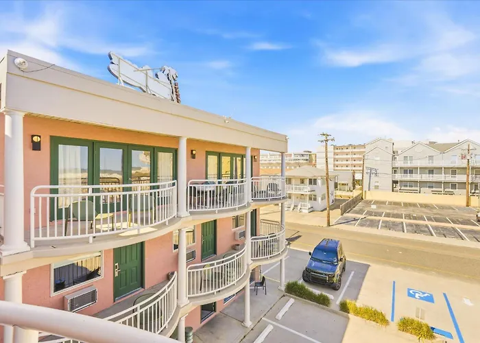 Coliseum Ocean Resort