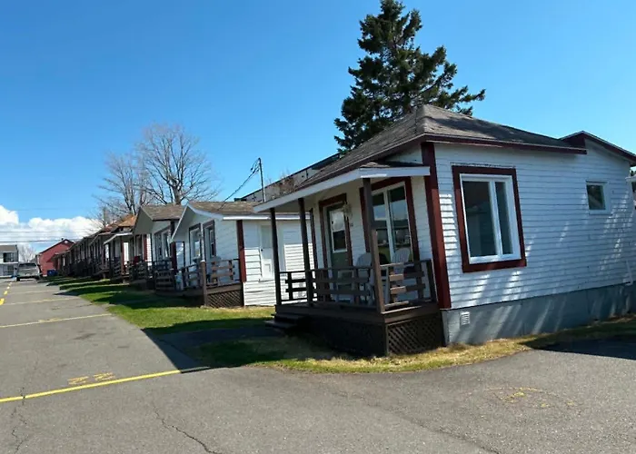 Motel Au Fleuve D'Argent