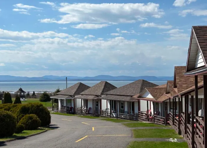 Motel Au Fleuve D'Argent