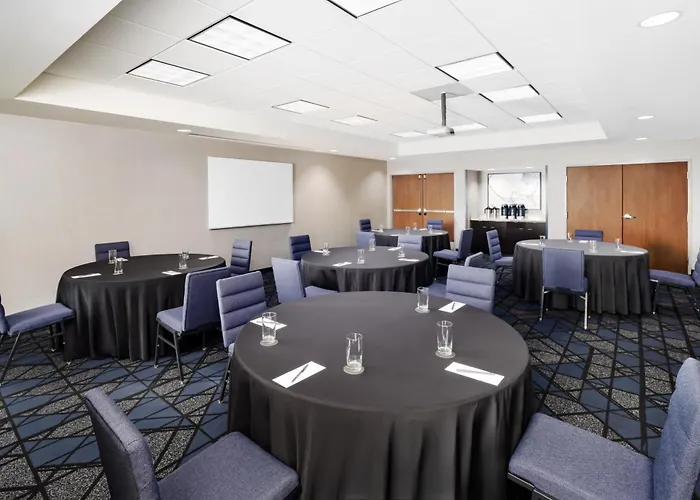 Courtyard By Marriott Phoenix Gateway Airport