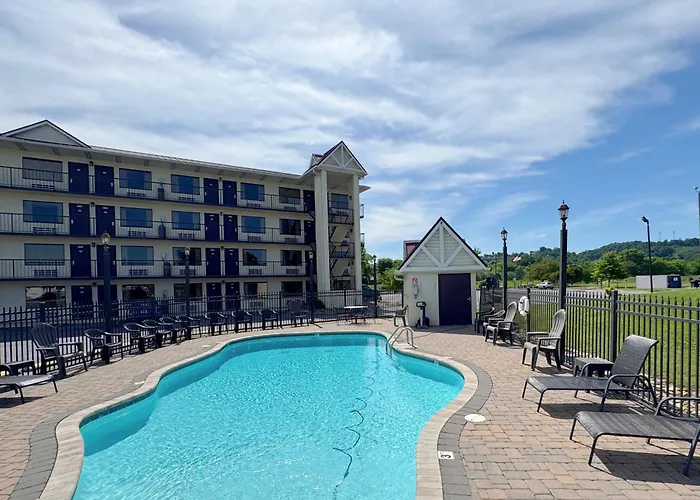 Landmark Inn