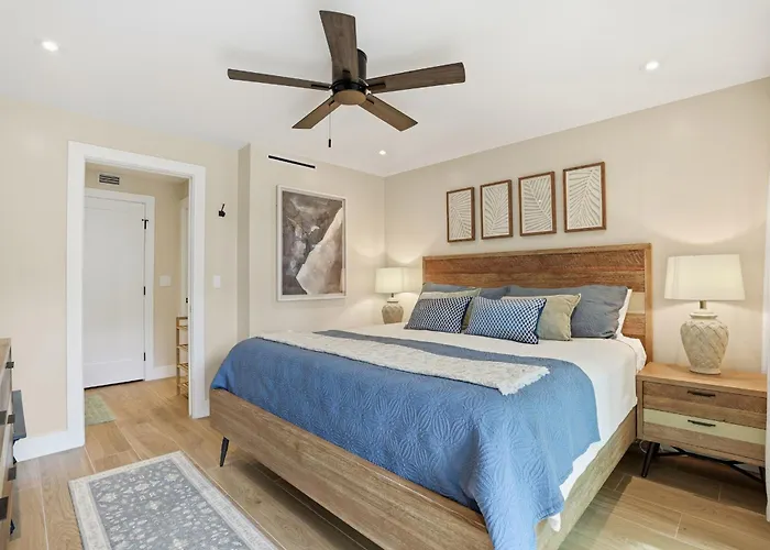 Park Shore Resort By Mike Z Rentals (Adults Only)