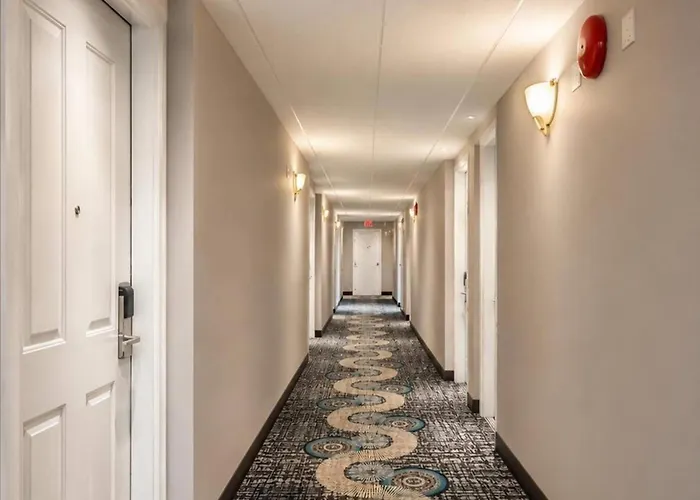 Super 8 By Wyndham Lake Country/Winfield Area