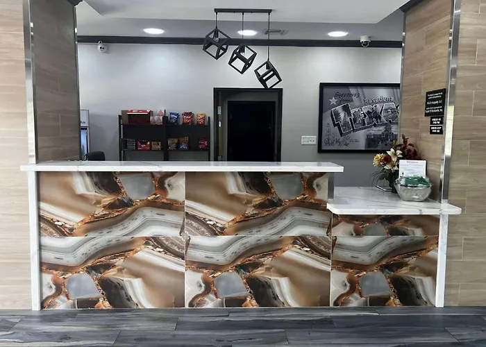 Super 8 By Wyndham Pasadena