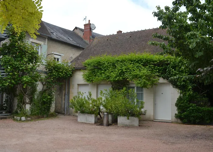 Logis Hotel Saint-Joseph Sancoins