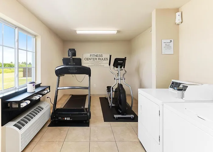 Cobblestone Inn & Suites - Bloomfield