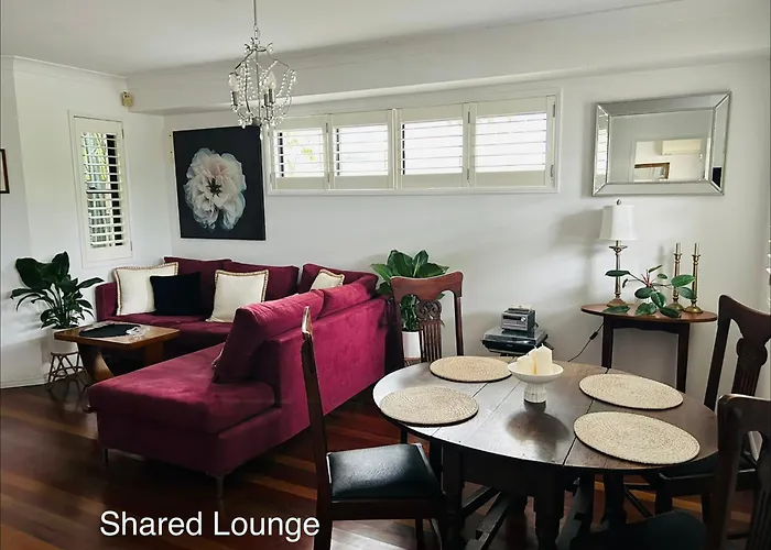 Nicole Guest House - Private Room & Bathroom - 6Kms From City