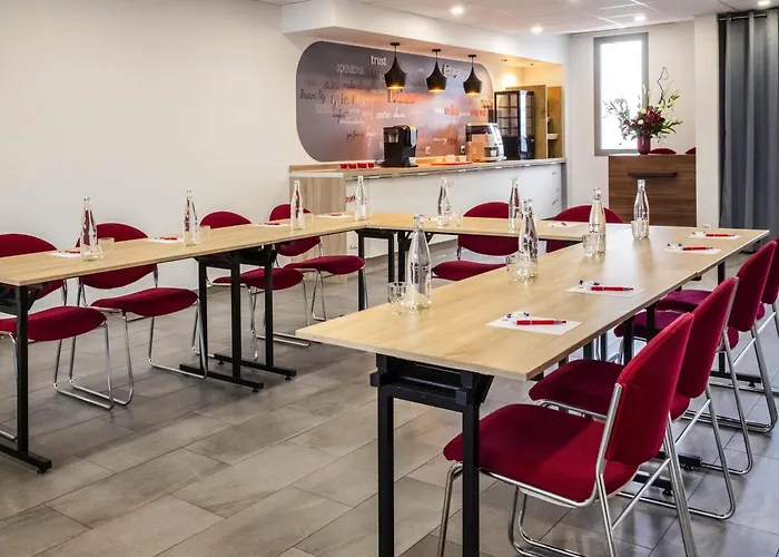IBIS Cannes Mouans Sartoux parking gratuit