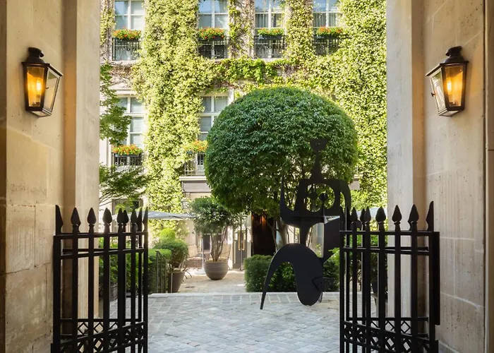 Hôtel Le Pavillon de la Reine