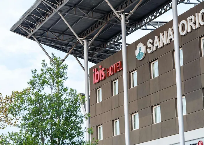 Ibis Pilar