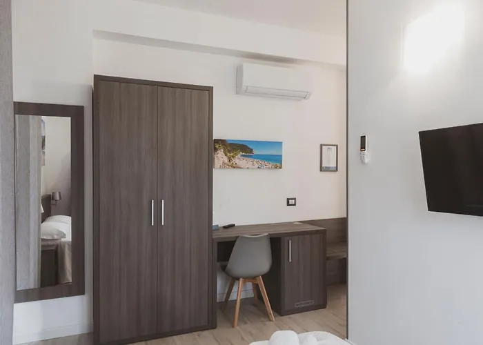 Hotel Il mare di Giulia Marcelli