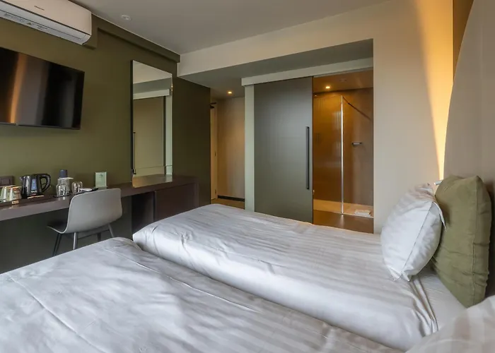 Green Hotel
