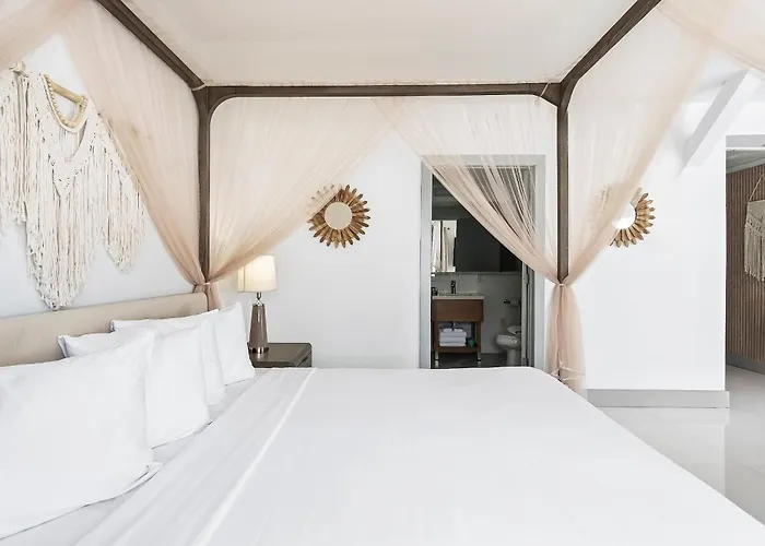 The Townhouse Hotel