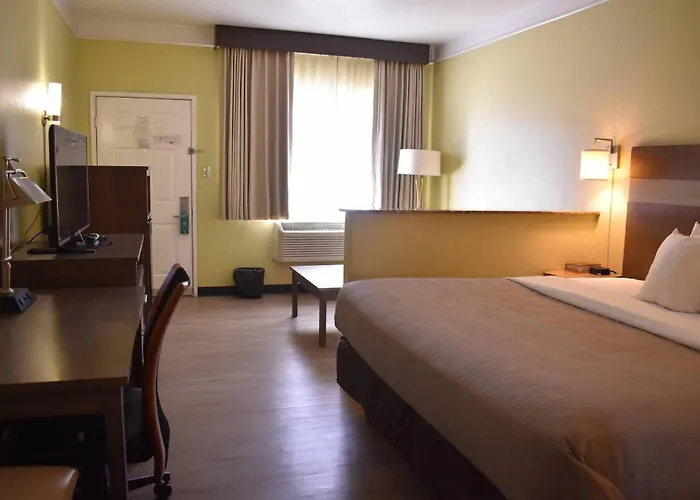 Quality Inn & Suites Gallup I-40 Exit 20
