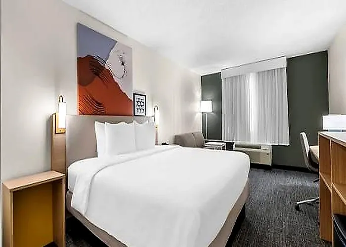 Comfort Suites Stafford Near Sugarland
