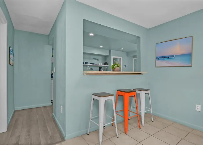 Latitude 26 Waterfront Boutique Resort - Fort Myers Beach