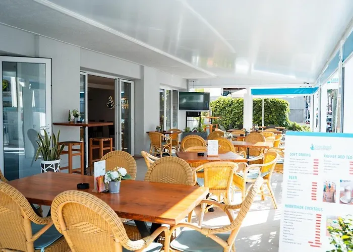 Coral Beach House & Food (Adults Only)