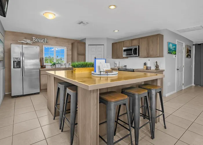 Latitude 26 Waterfront Boutique Resort - Bonita Springs