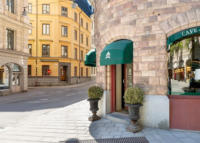 Crystal Plaza Hotel