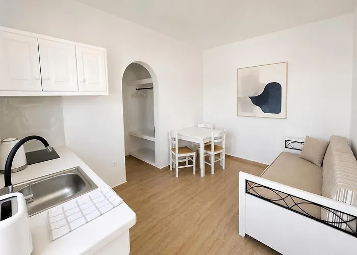 Eleftheria & Apartments