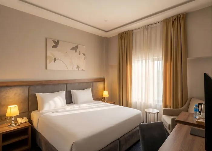 Grand Midway Hotel